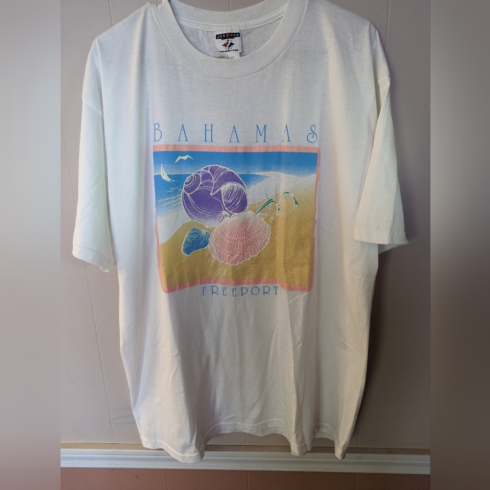 Vintage 1990's - Bahamas tee - 90s retro beach wear - surf shirt Adult Size XL